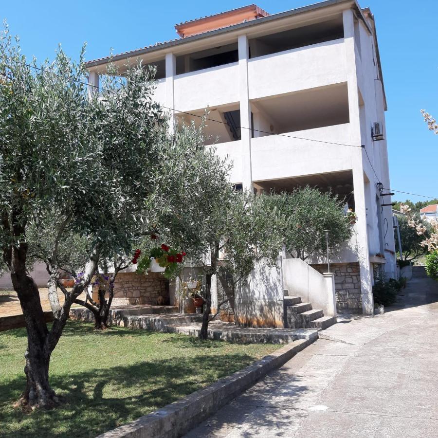 Apartmani Maria Preko Exterior photo